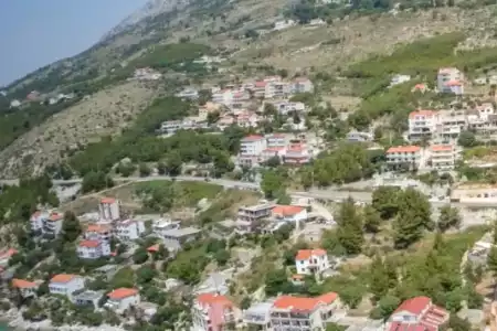 GRAĐEVINSKO ZEMLJIŠTE,OMIŠ, LOKVA ROGOZNICA