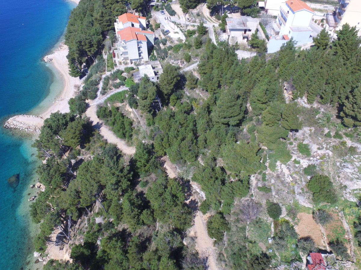 ATTRACTIVE BUILDING PLOT, OMIS