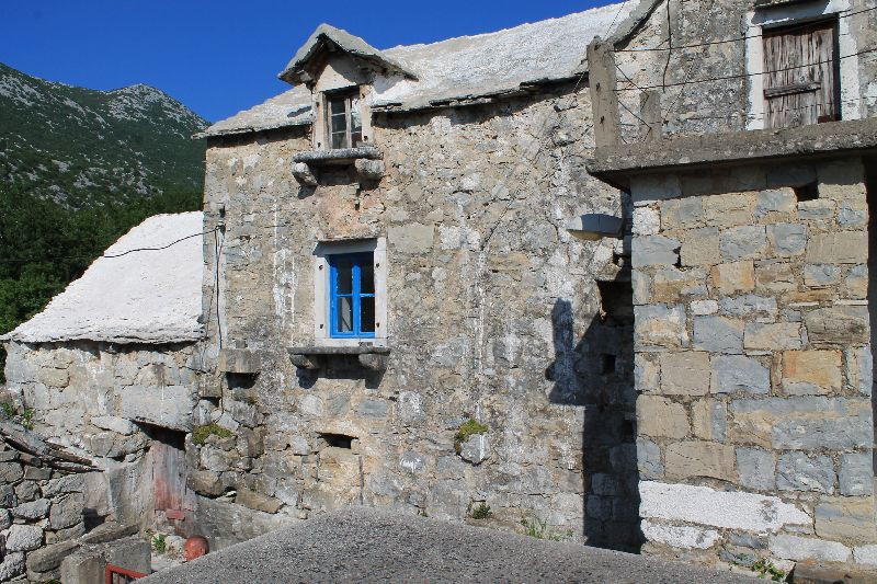 2 STONE HOUSES, OMIS AREA