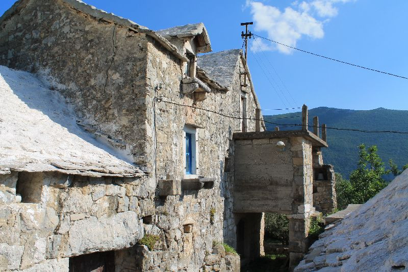 2 STONE HOUSES, OMIS AREA