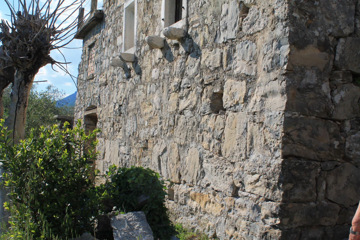 2 STONE HOUSES, OMIS AREA