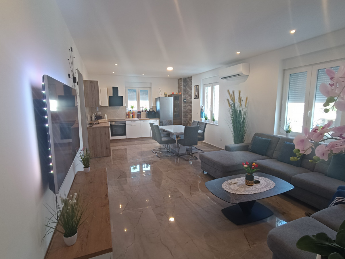 NEWLY BUILT MODERN APARTMENT, OMIS INLAND