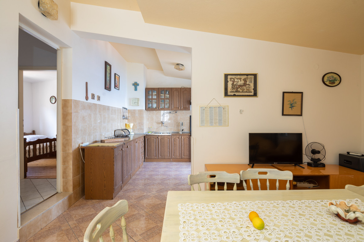 APARTMANSKA KUĆA UZ MORE