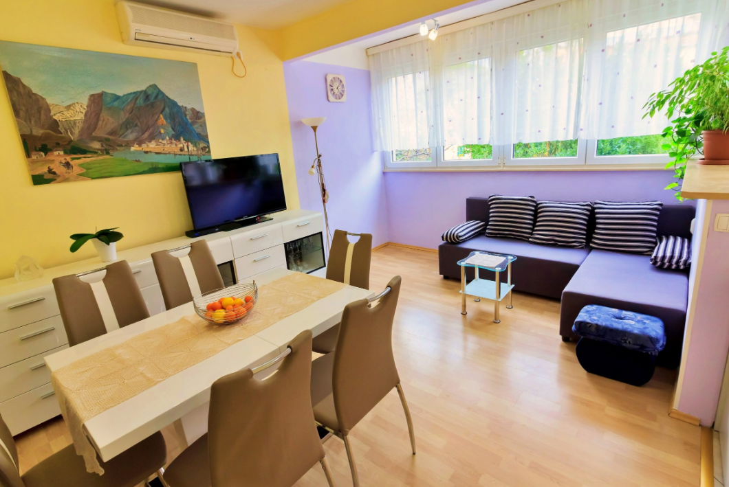 2 BEDROOM APARTMENT, OMIŠ CENTER