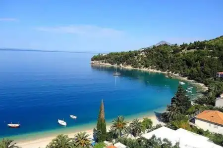 TROSOBAN STAN NA OMIŠKOJ RIVIJERI, STANIĆI