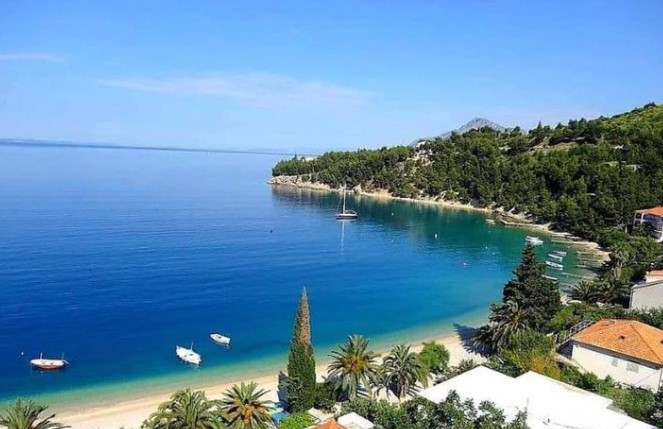 TROSOBAN STAN NA OMIŠKOJ RIVIJERI, STANIĆI