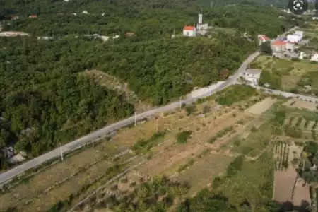 BAUPARZELLE IN OMIS HINTERLAND